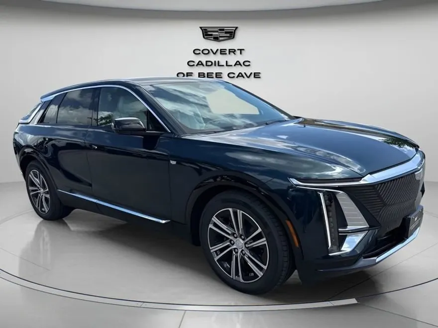 2025 Cadillac Lyriq Luxury photo 1