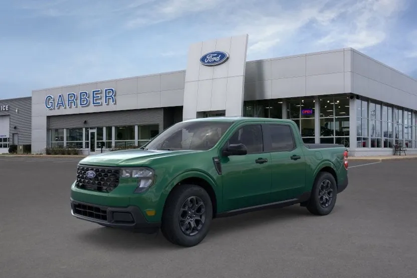 2025 Ford Maverick XLT photo 1