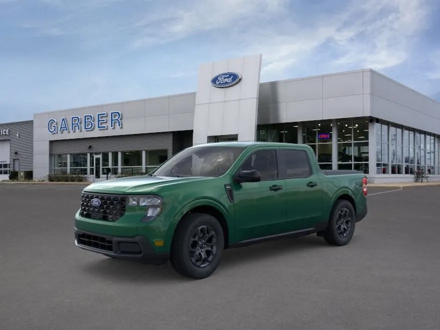 2025 Ford Maverick XLT photo 1