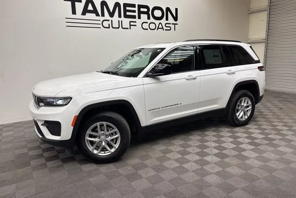 2025 Jeep Grand Cherokee Laredo X photo 1