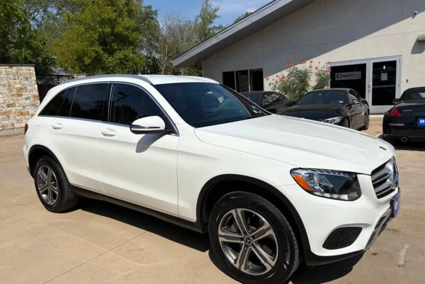 2018 Mercedes Benz GLC 300 photo 1