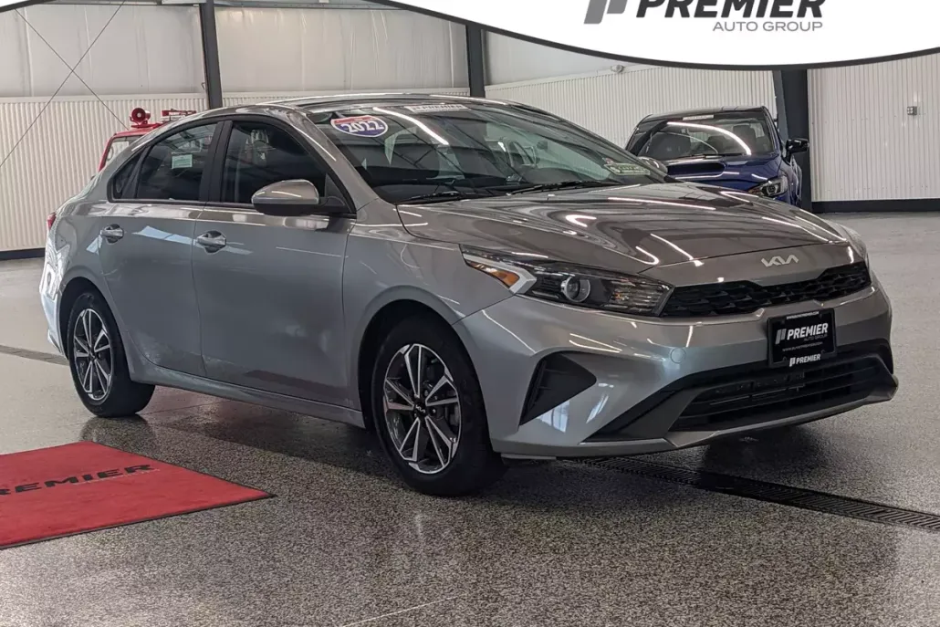 2022 Kia Forte LXS photo 1