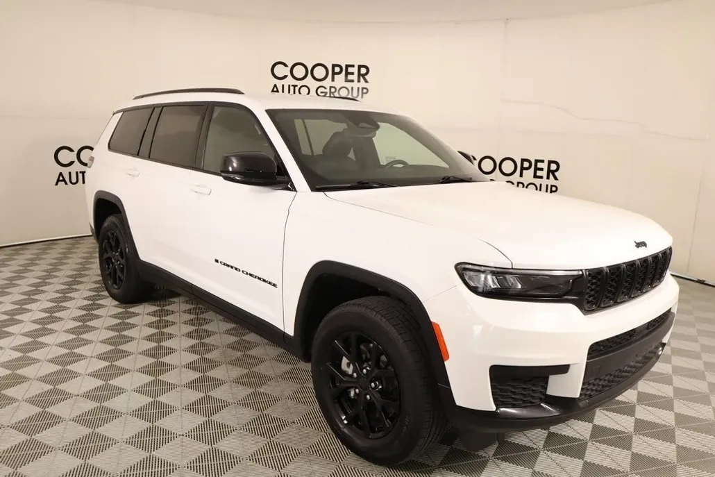 2024 Jeep Grand Cherokee Altitude photo 1