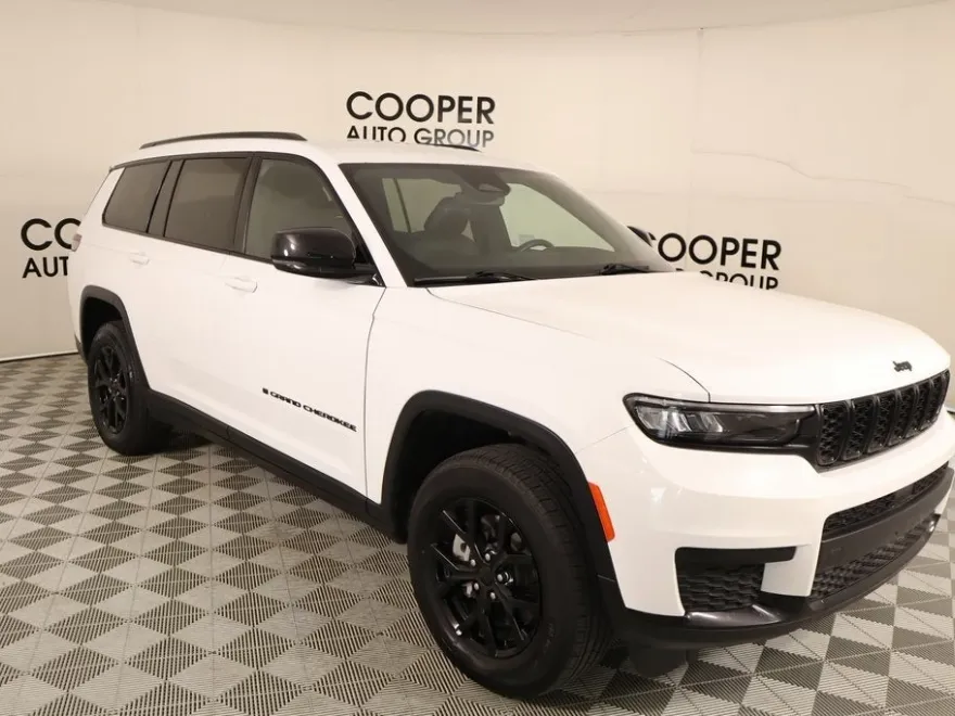 2024 Jeep Grand Cherokee Altitude photo 1