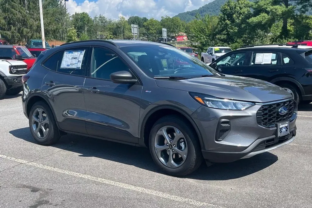2025 Ford Escape ST-Line photo 1