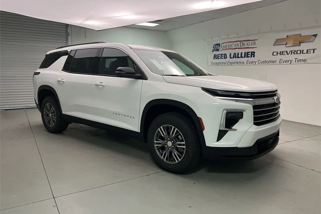 2026 Chevrolet Traverse L photo 1
