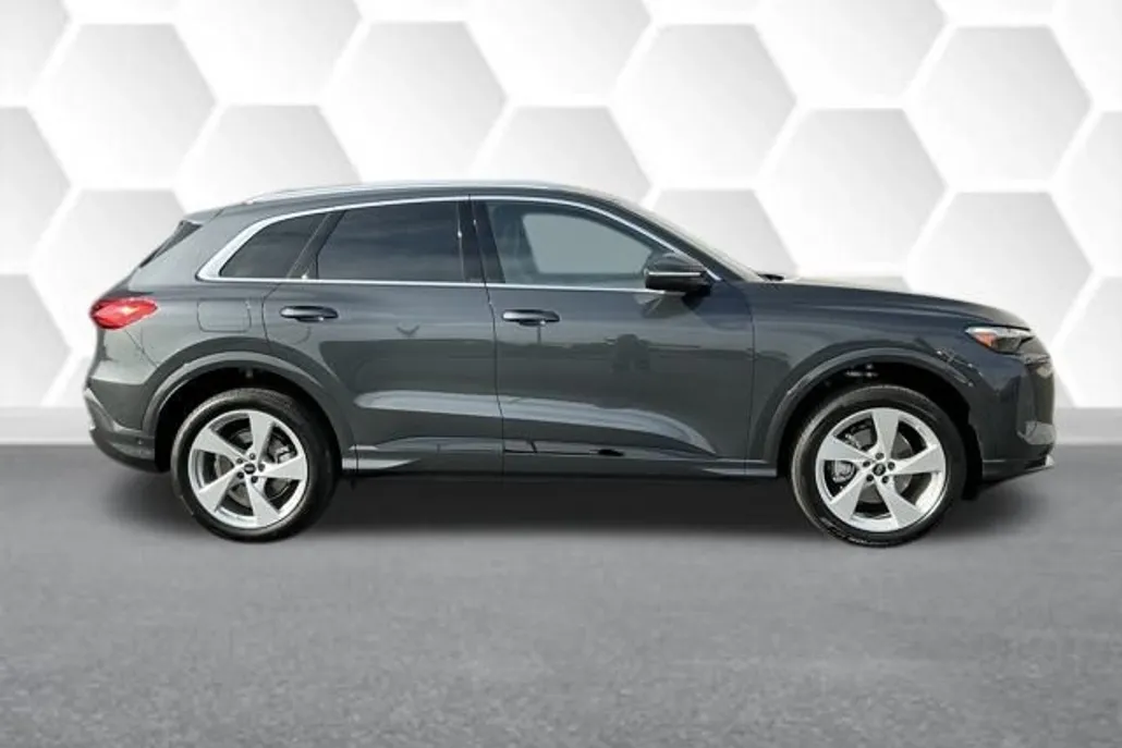 2025 Audi Q5 2.0T Premium Plus photo 1