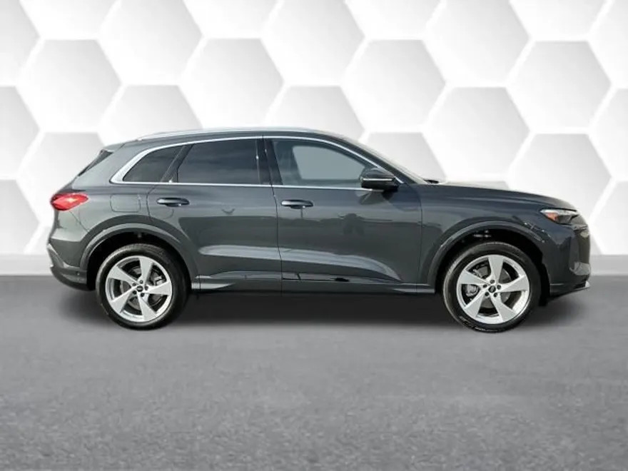 2025 Audi Q5 2.0T Premium Plus photo 1