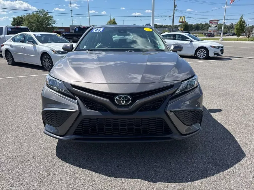 2024 Toyota Camry SE photo 1