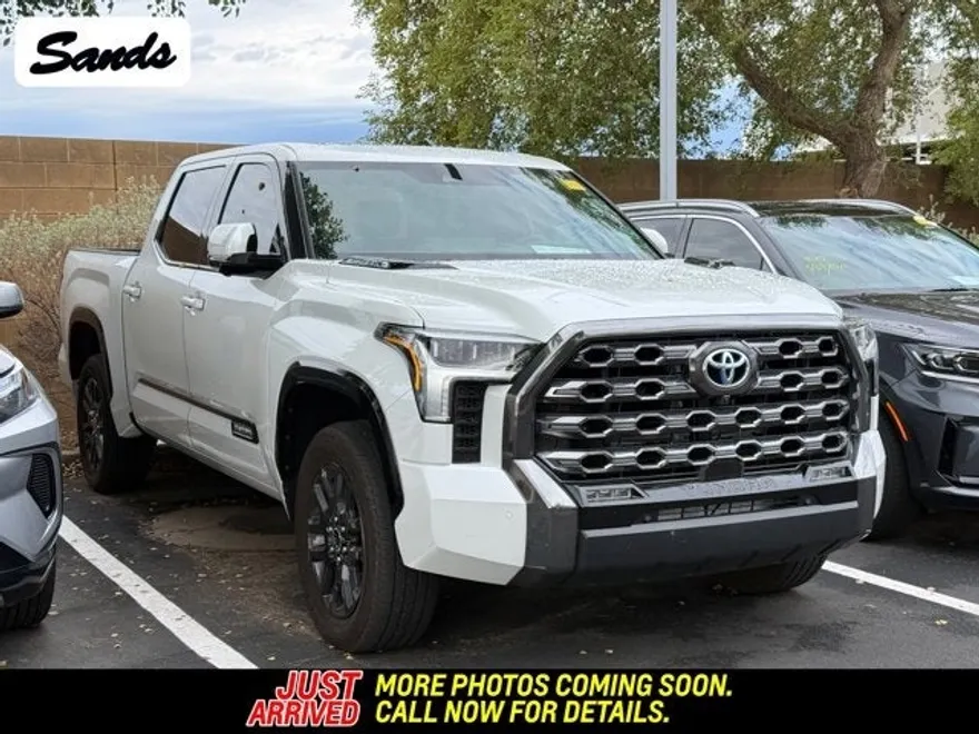 2023 Toyota Tundra Platinum photo 1