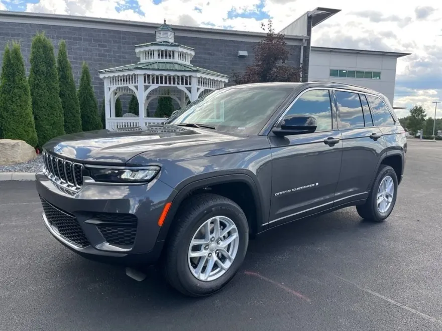 2025 Jeep Grand Cherokee Laredo X photo 1
