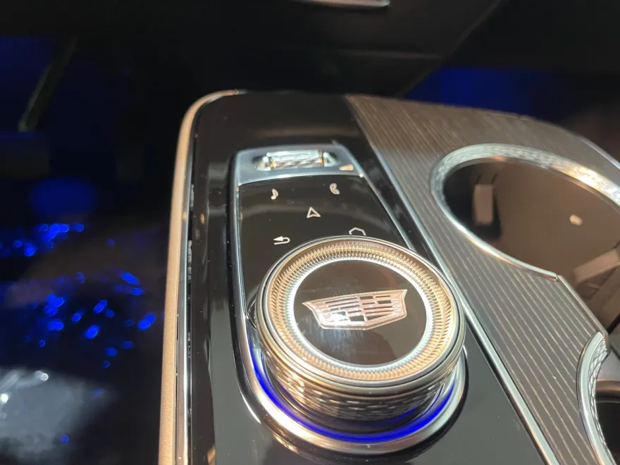 2024 Cadillac Lyriq Luxury photo 18