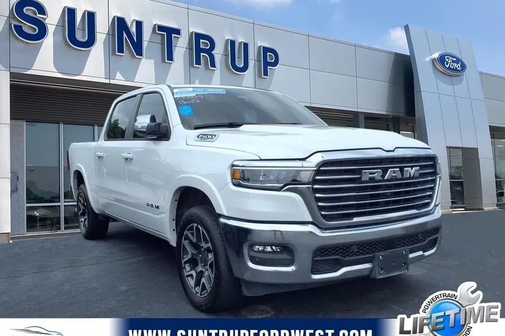 2025 Ram 1500 Laramie photo 1