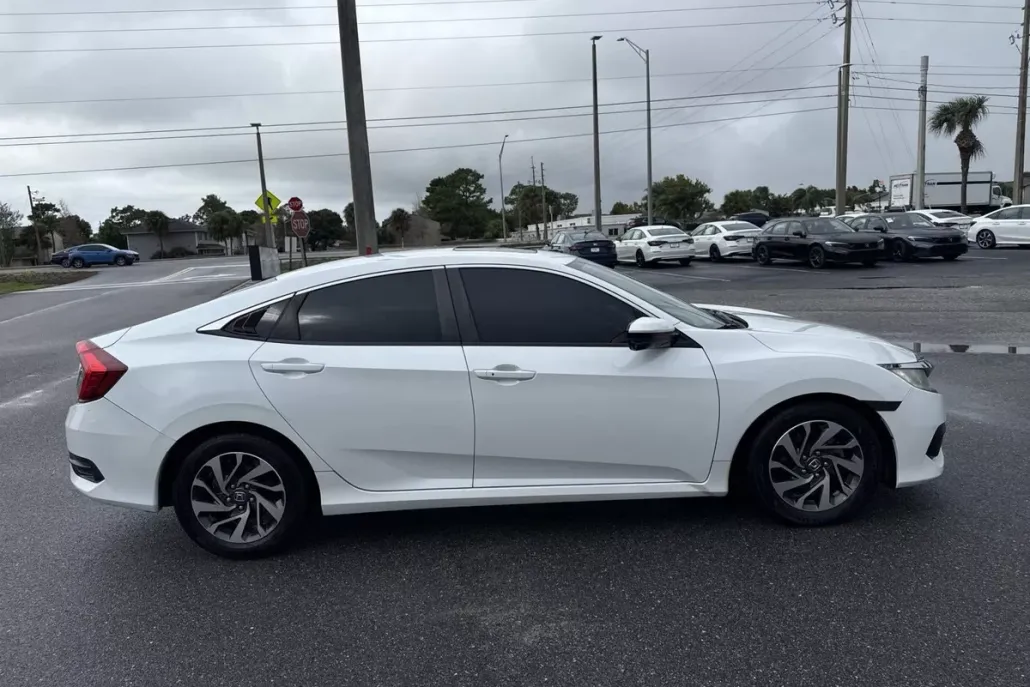 2016 Honda Civic EX photo 1