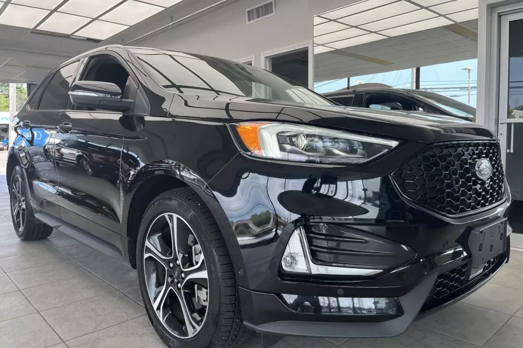 2022 Ford Edge ST photo 1