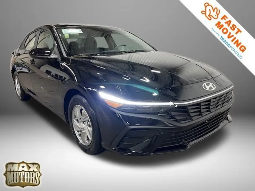 2025 Hyundai Elantra SE photo 1