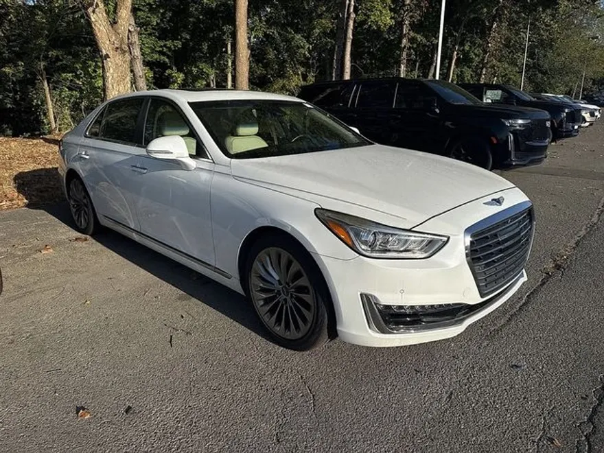 2017 Genesis G90 5.0L Ultimate photo 1