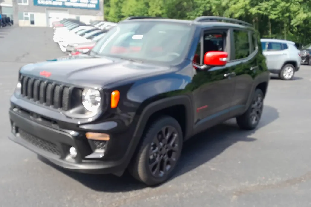 2023 Jeep Renegade Red Edition photo 1