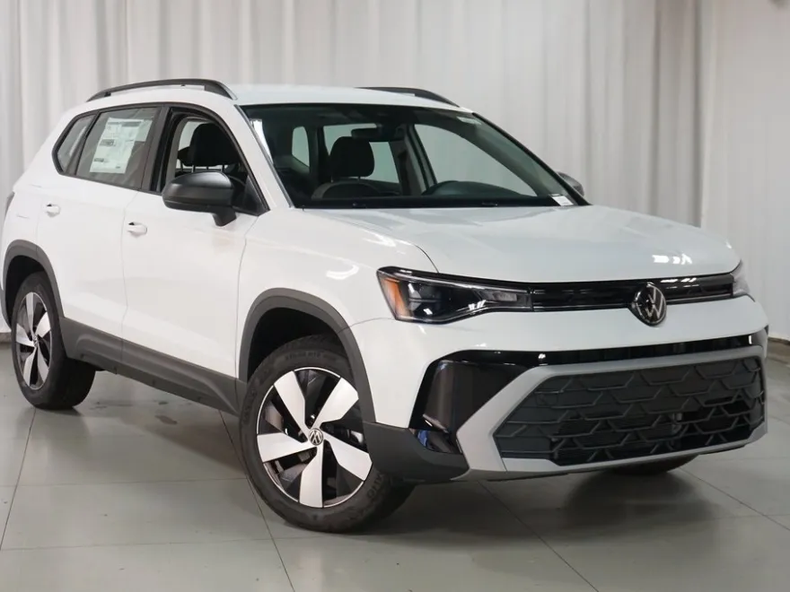 2025 Volkswagen Taos S photo 1