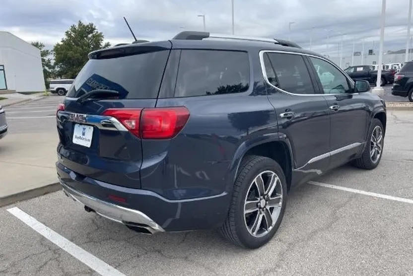 2019 Gmc Acadia Denali photo 1