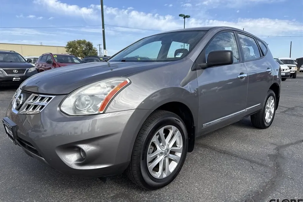 2013 Nissan Rogue S photo 1