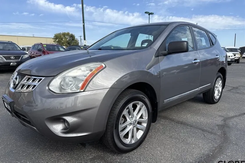 2013 Nissan Rogue S photo 1