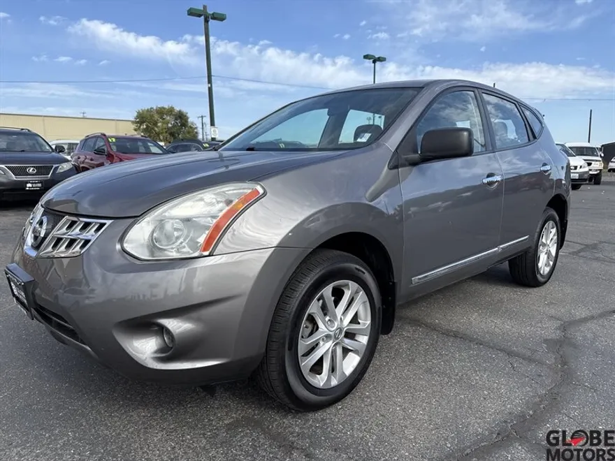 2013 Nissan Rogue S photo 1