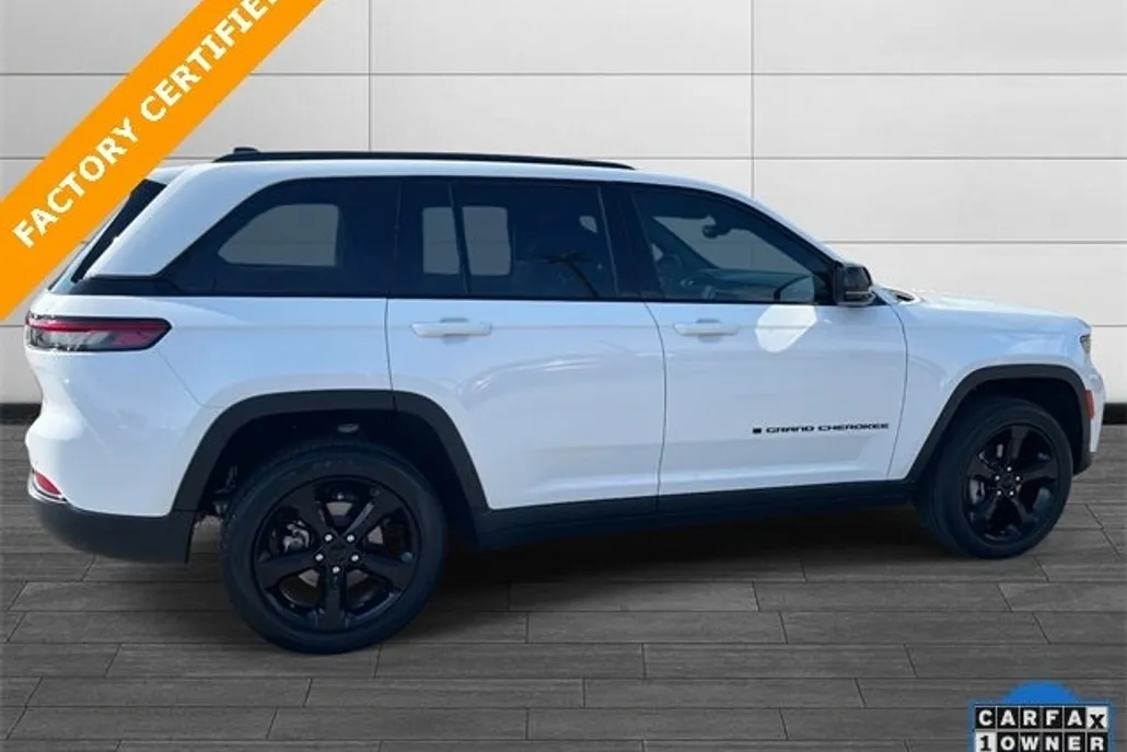 2023 Jeep Grand Cherokee Altitude photo 1