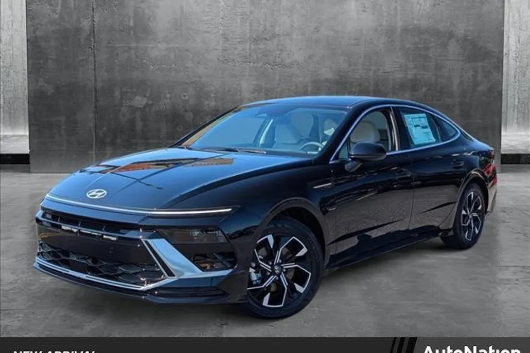 2025 Hyundai Sonata SEL photo 1