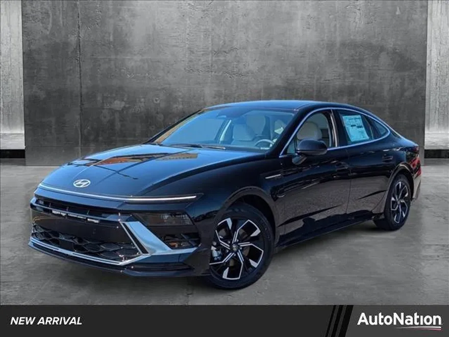 2025 Hyundai Sonata SEL photo 1