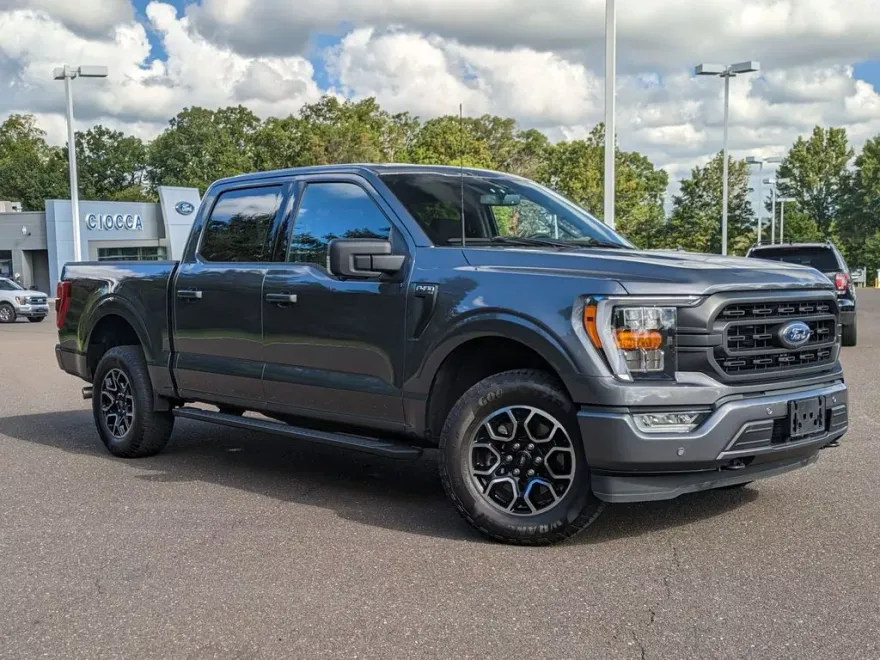 2023 Ford F-150 XLT photo 1