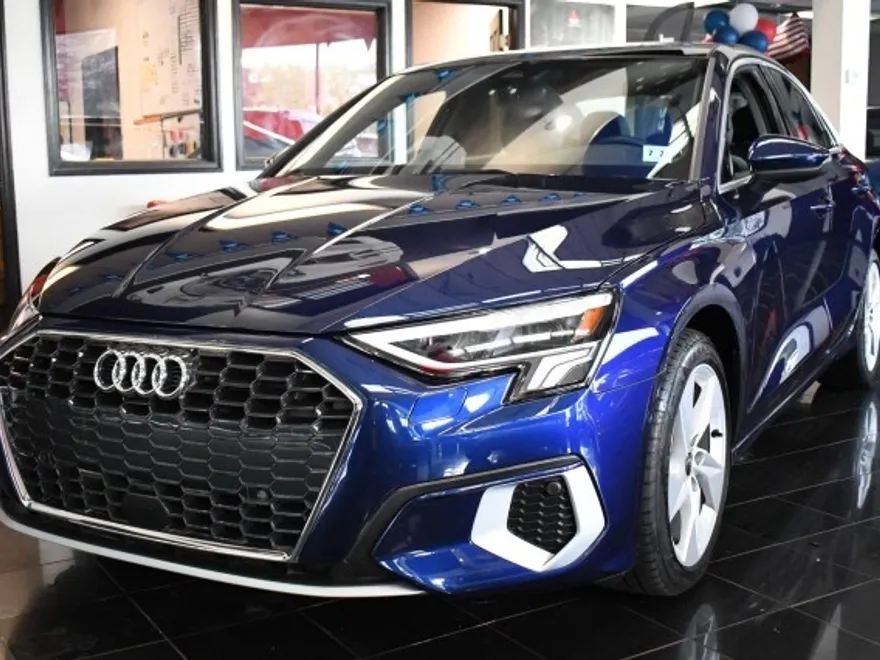 2022 Audi A3 40 Premium photo 1