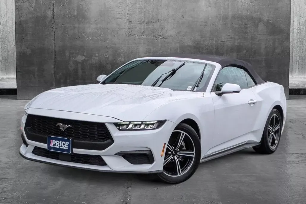 2024 Ford Mustang EcoBoost Convertible photo 1