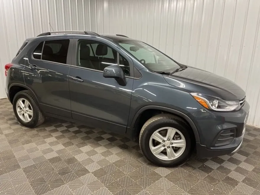 2021 Chevrolet Trax LT photo 1