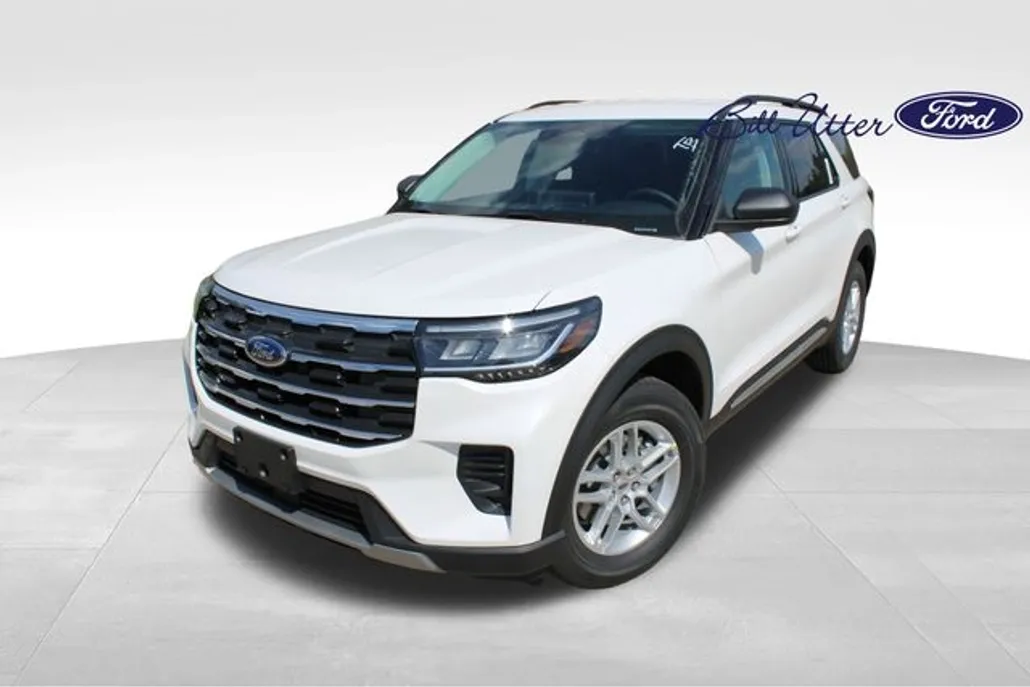 2025 Ford Explorer photo 1