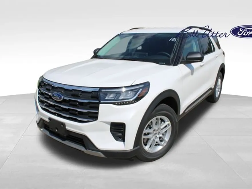 2025 Ford Explorer photo 1