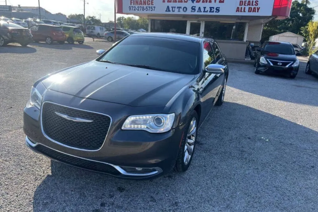 2018 Chrysler 300 Limited photo 1