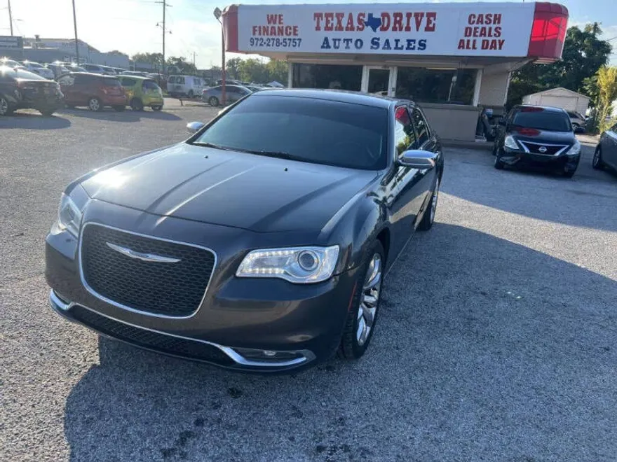 2018 Chrysler 300 Limited photo 1