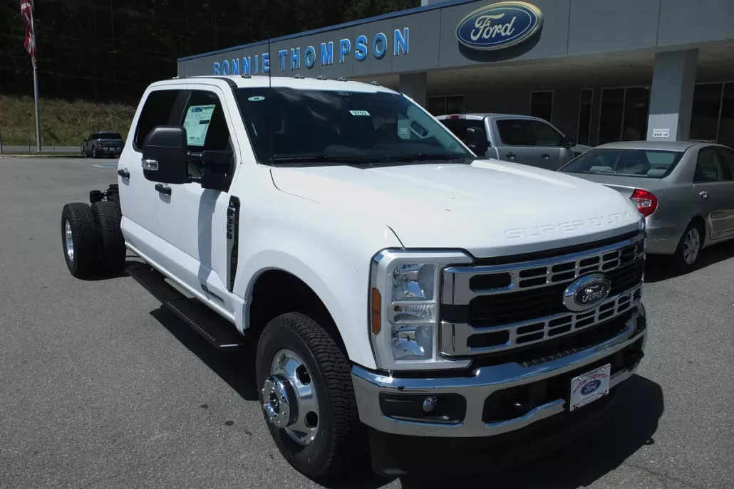 2025 Ford F-350 XL photo 1