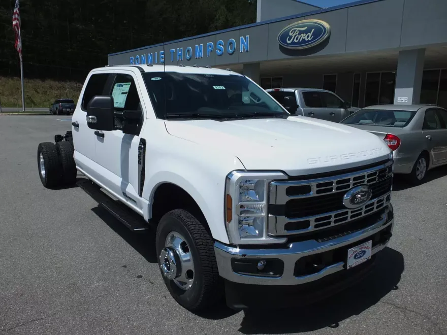 2025 Ford F-350 XL photo 1