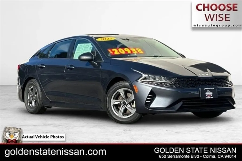 2022 Kia K5 LXS photo 1