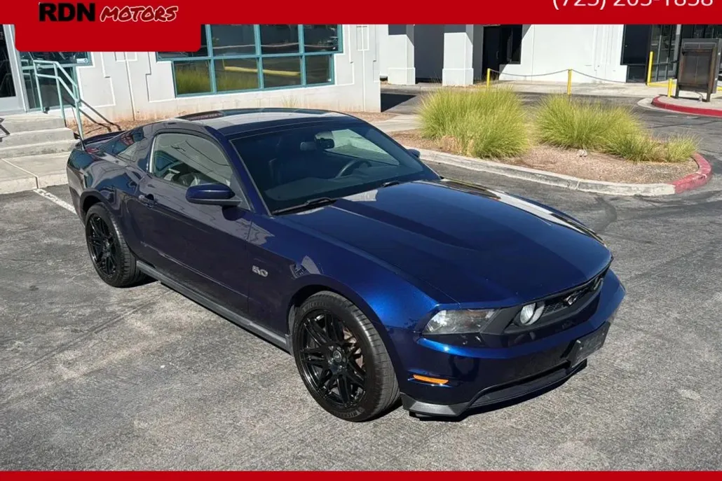 2011 Ford Mustang GT Premium photo 1