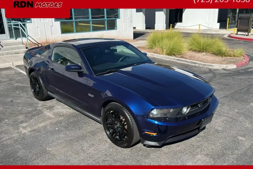 2011 Ford Mustang GT Premium photo 1