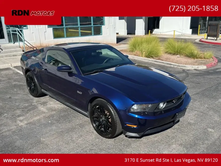 2011 Ford Mustang GT Premium photo 1