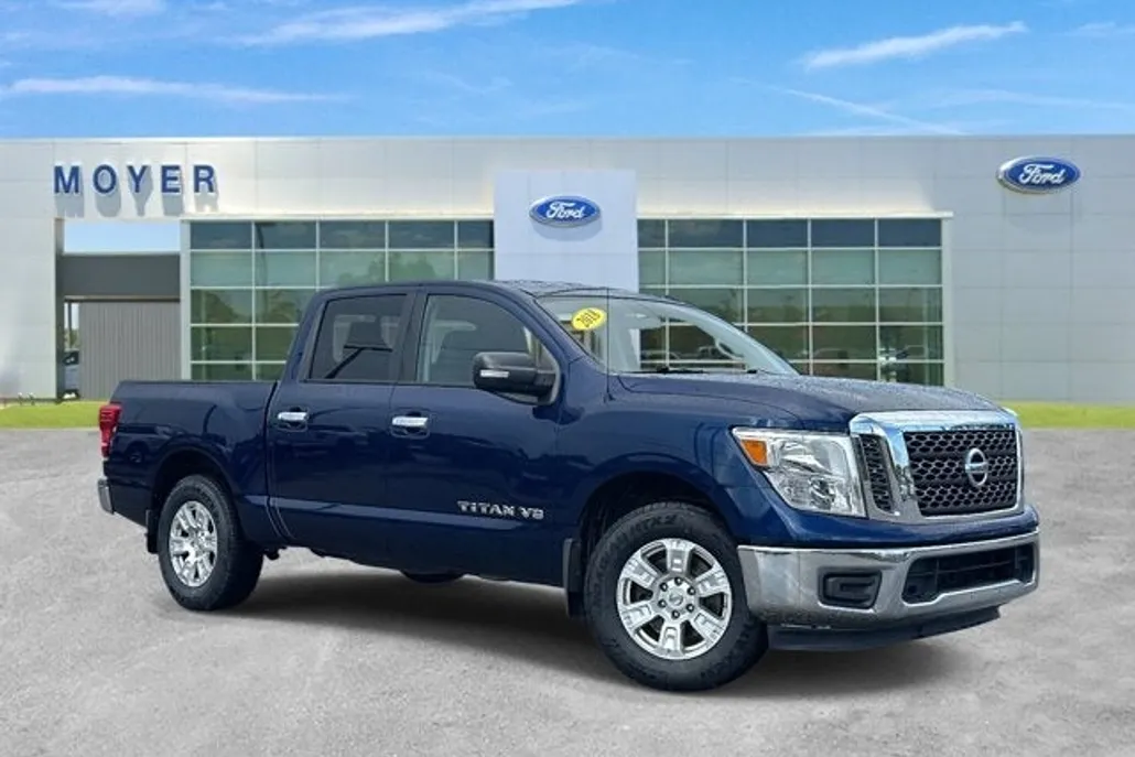 2018 Nissan Titan SV photo 1