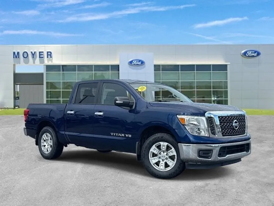 2018 Nissan Titan SV photo 1