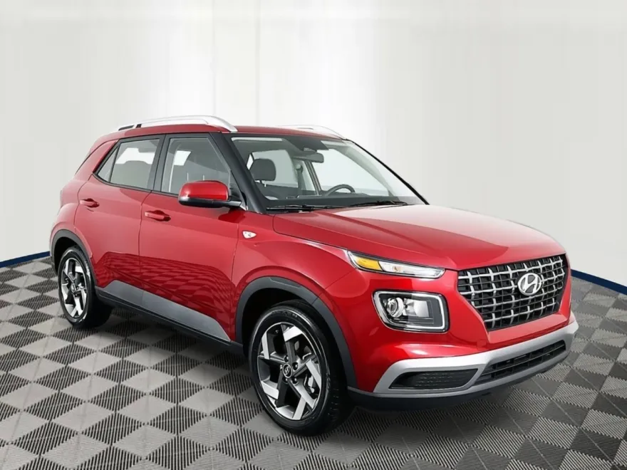2025 Hyundai Venue SEL photo 1