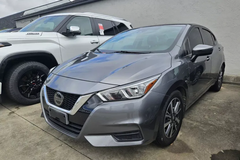 2020 Nissan Versa 1.6 SV photo 1