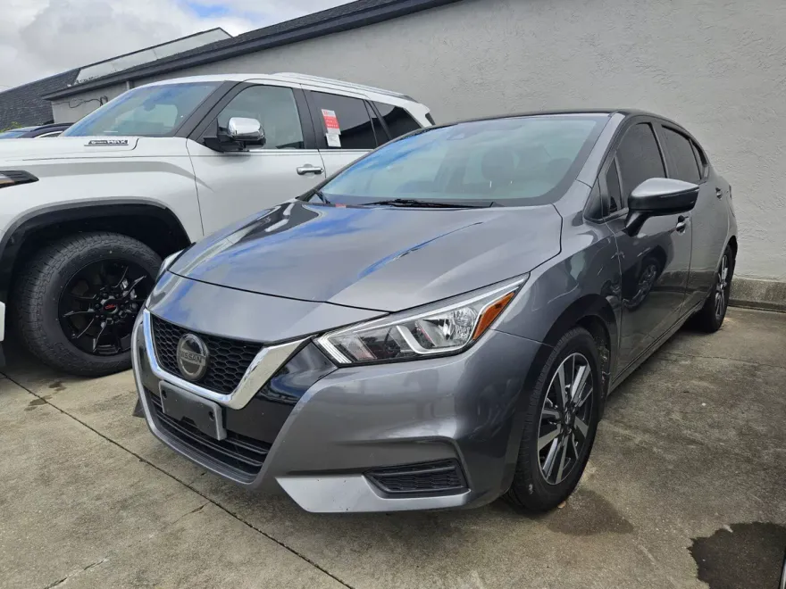 2020 Nissan Versa 1.6 SV photo 1