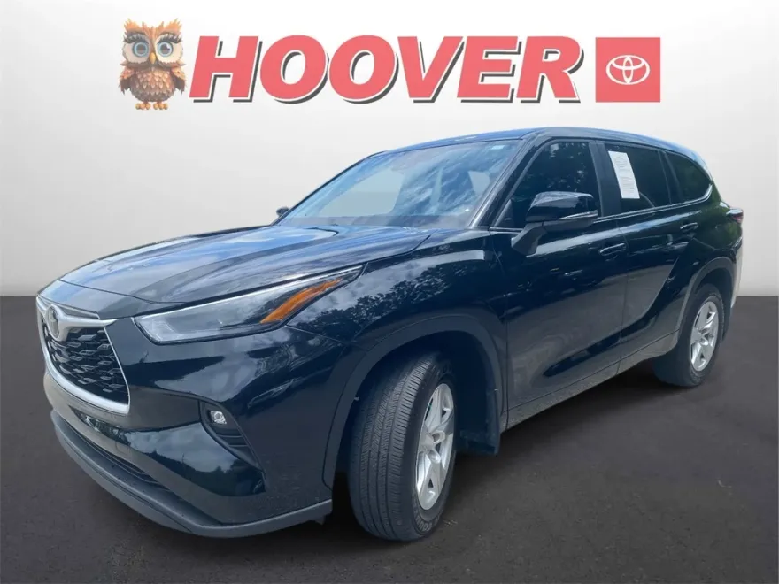 2024 Toyota Highlander LE photo 1